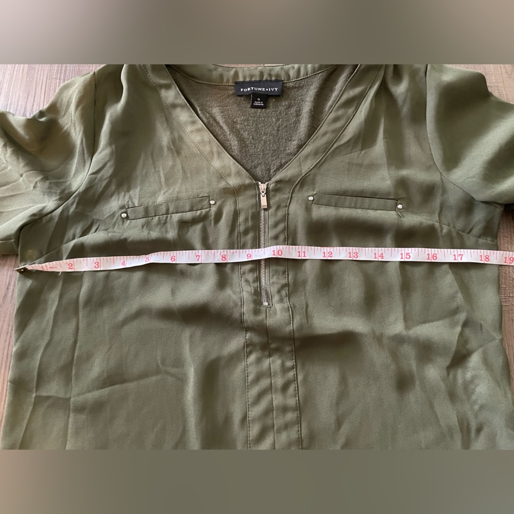 Fortune & Ivy Green 3/4 sleeve Blouse - Picture 7 of 8